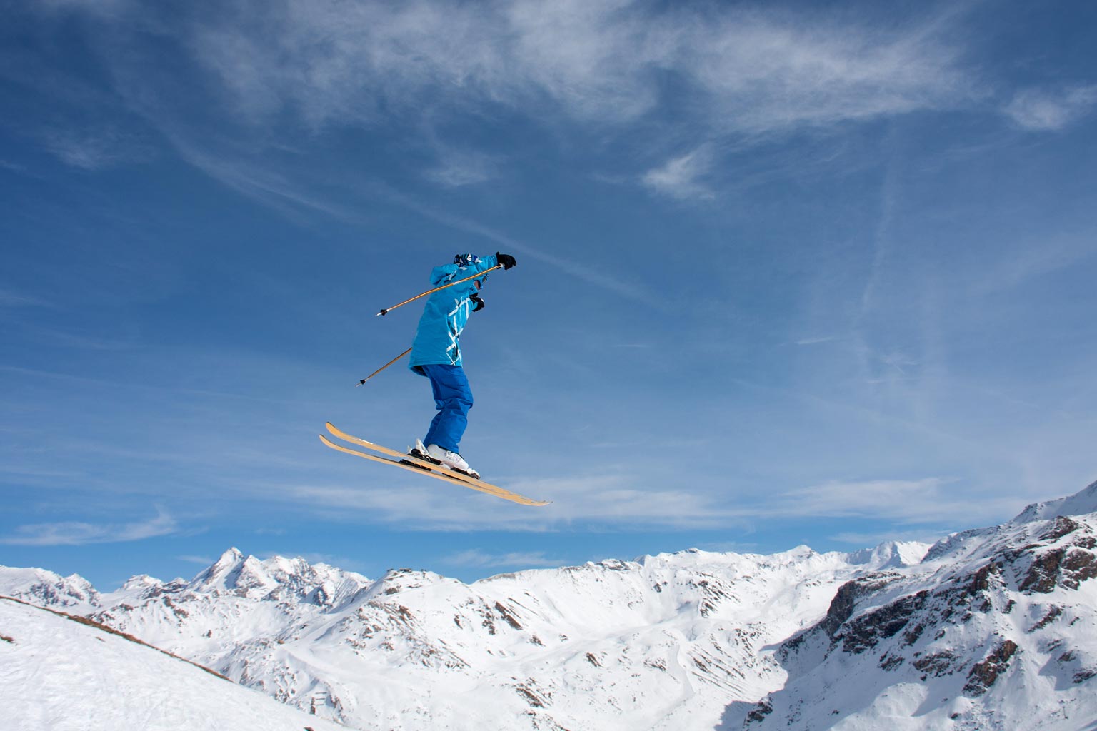 Top 3 places to ski in November • Alpine Guru